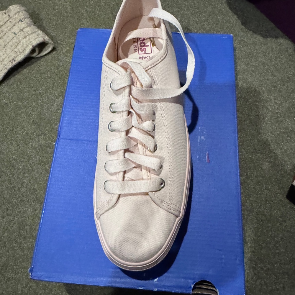 Women's Pink Sneakers